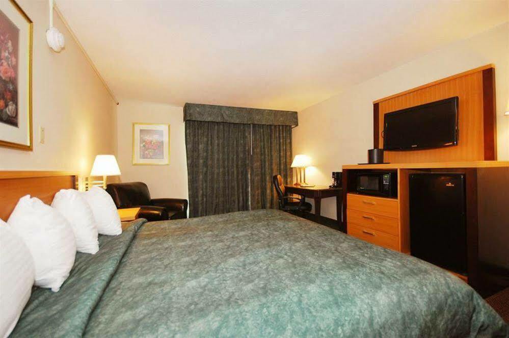 Magnuson Grand Columbus North Hotell Exteriör bild